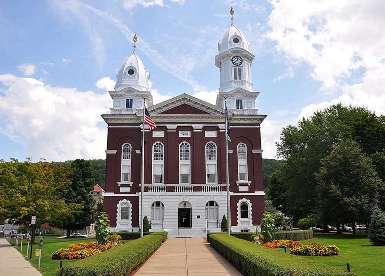The historic courthouse and gardens in downtown Franklin, Pennsylvania